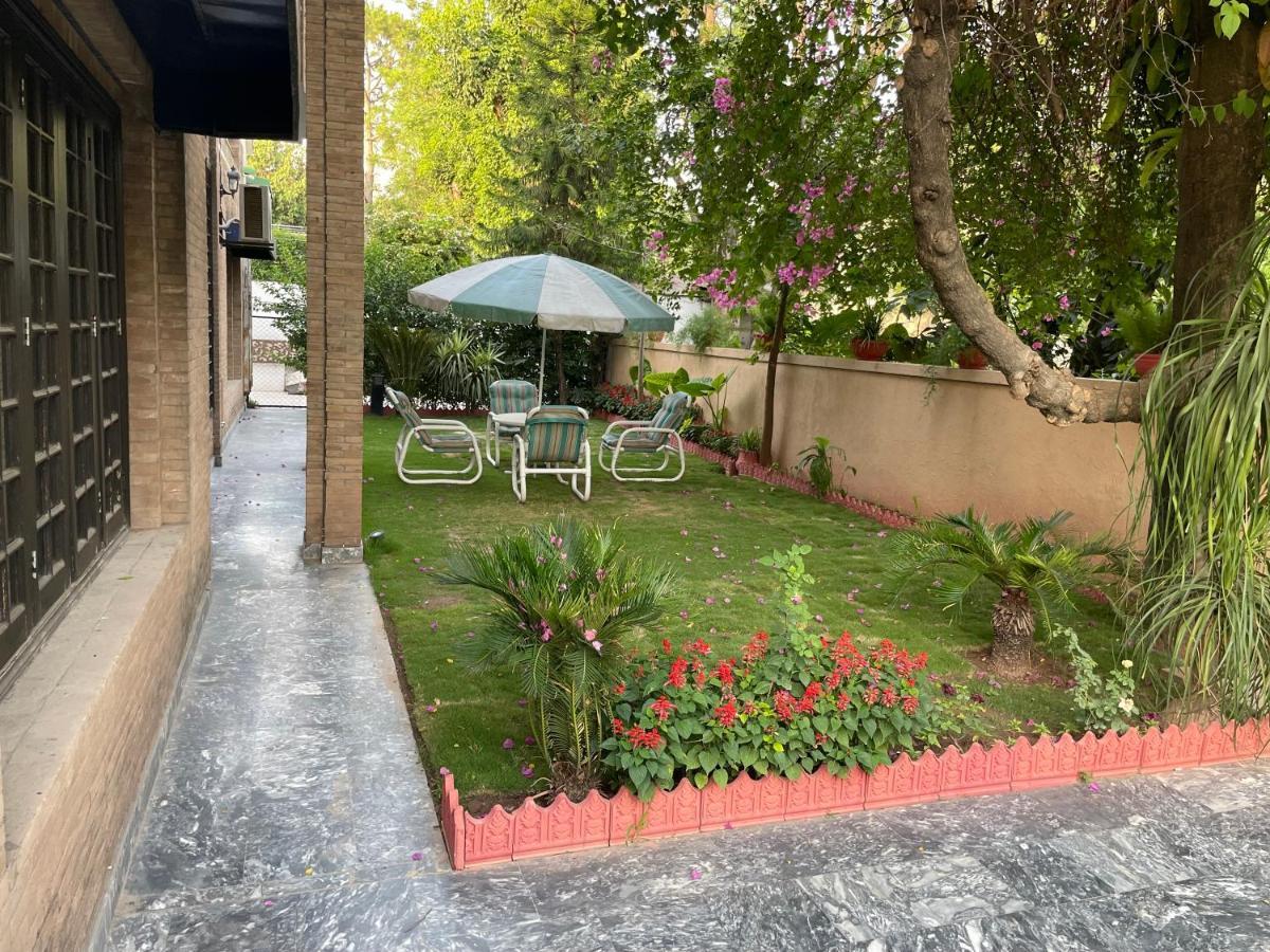 Riviera Courtyard Guest House Islamabad Eksteriør billede