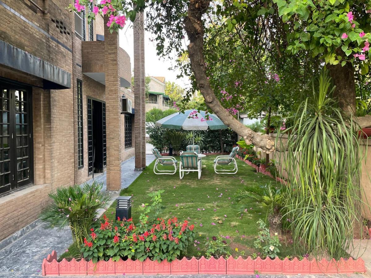Riviera Courtyard Guest House Islamabad Eksteriør billede